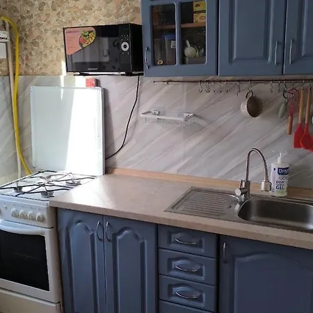 2-room Daily Hourly On Tinystia *